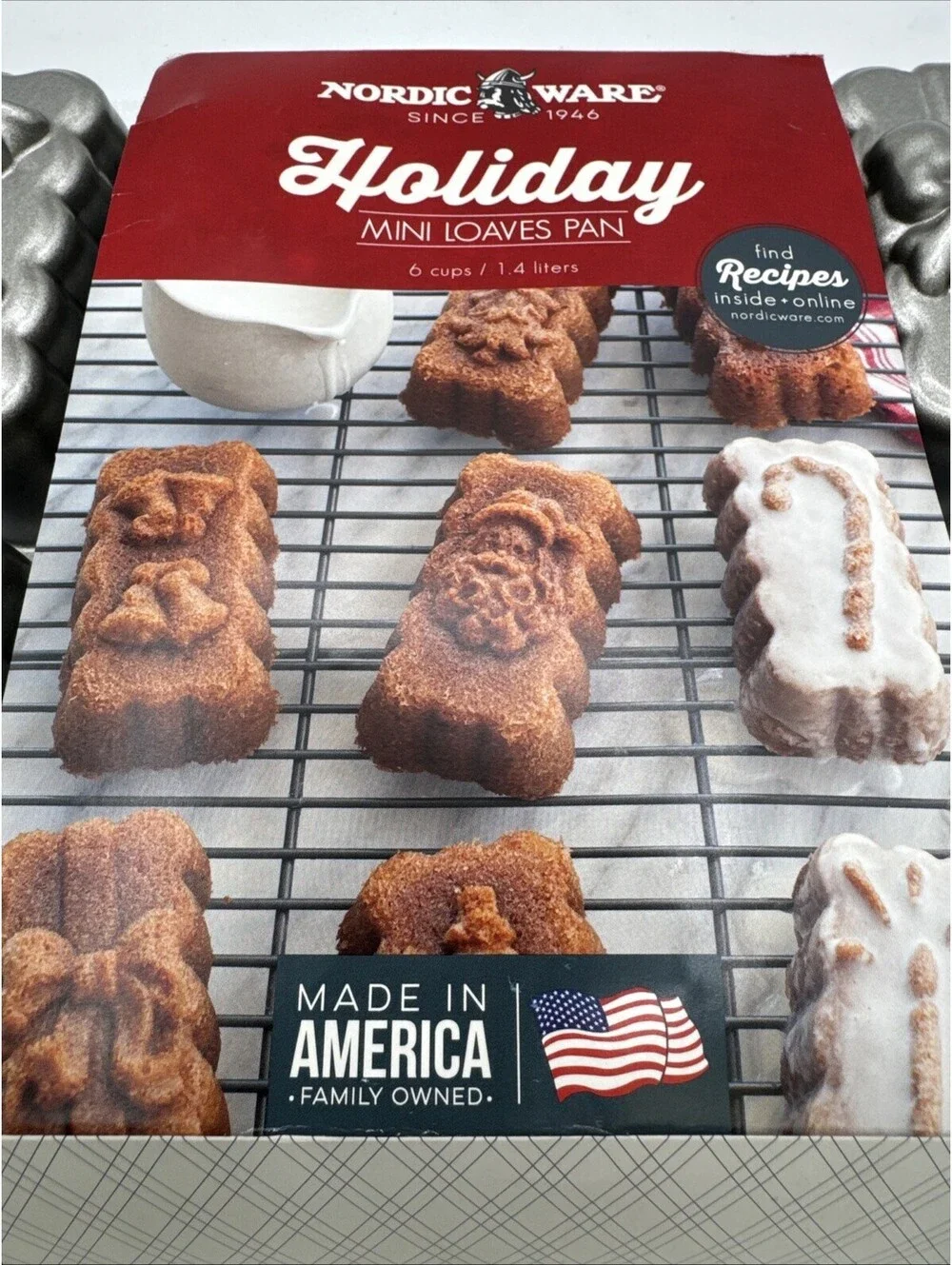 Nordic Ware Holiday Mini Loaf Pan Non-stick Cast Aluminum Christmas 8 Loaves NEW